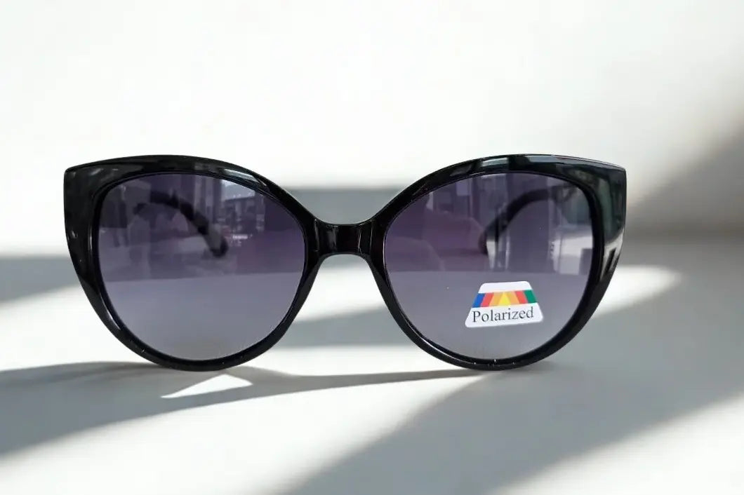Giuliana Sunglasses - Aura Polar: Eleganza Glamour e Protezione Superiore, 100% Made in Italy