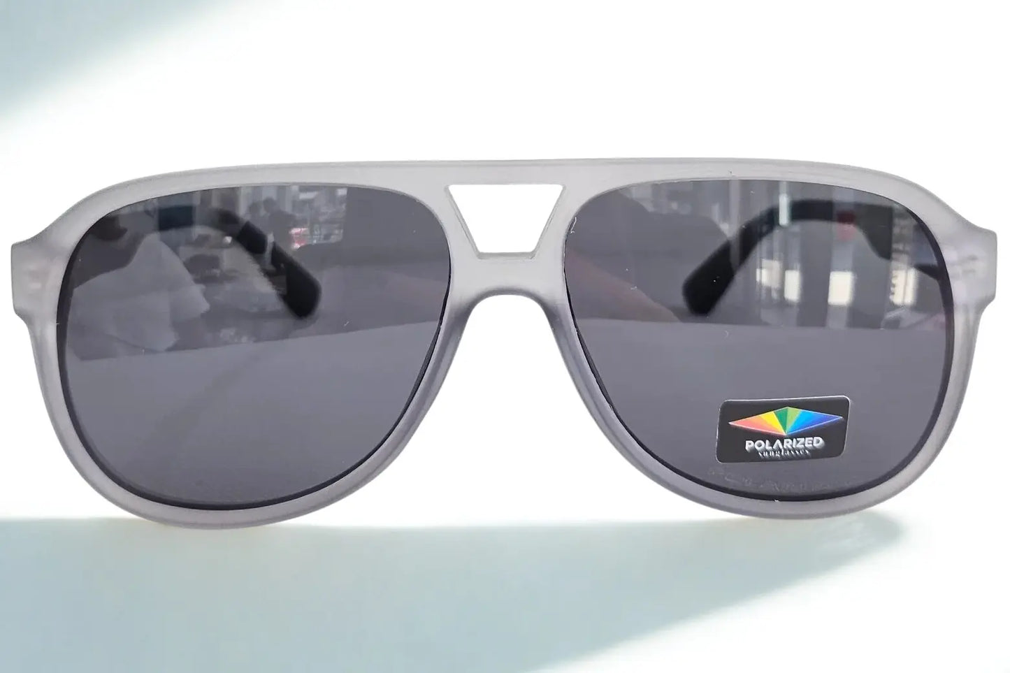 Giuliana Sunglasses - Fusion (Collezione Moderna): L'Incontro tra Classico e Avanguardia