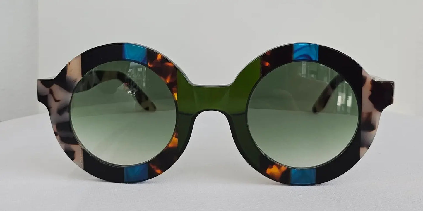 Giuliana Sunglasses Perugia: Arte e Colore in Ogni Sguardo Made in Italy