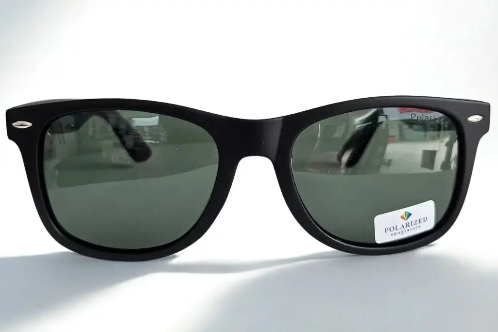 Giuliana Sunglasses - Vibe Polar: Energia, Colore e Funzionalità per Ogni Avventura