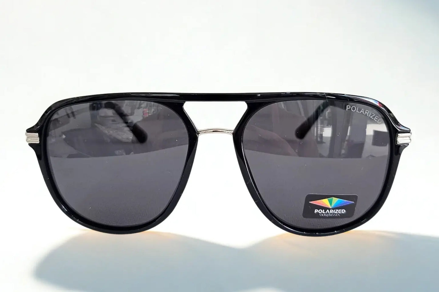 Giuliana Sunglasses - Aviator Urban: Eleganza Intramontabile Incontra lo Stile Urbano