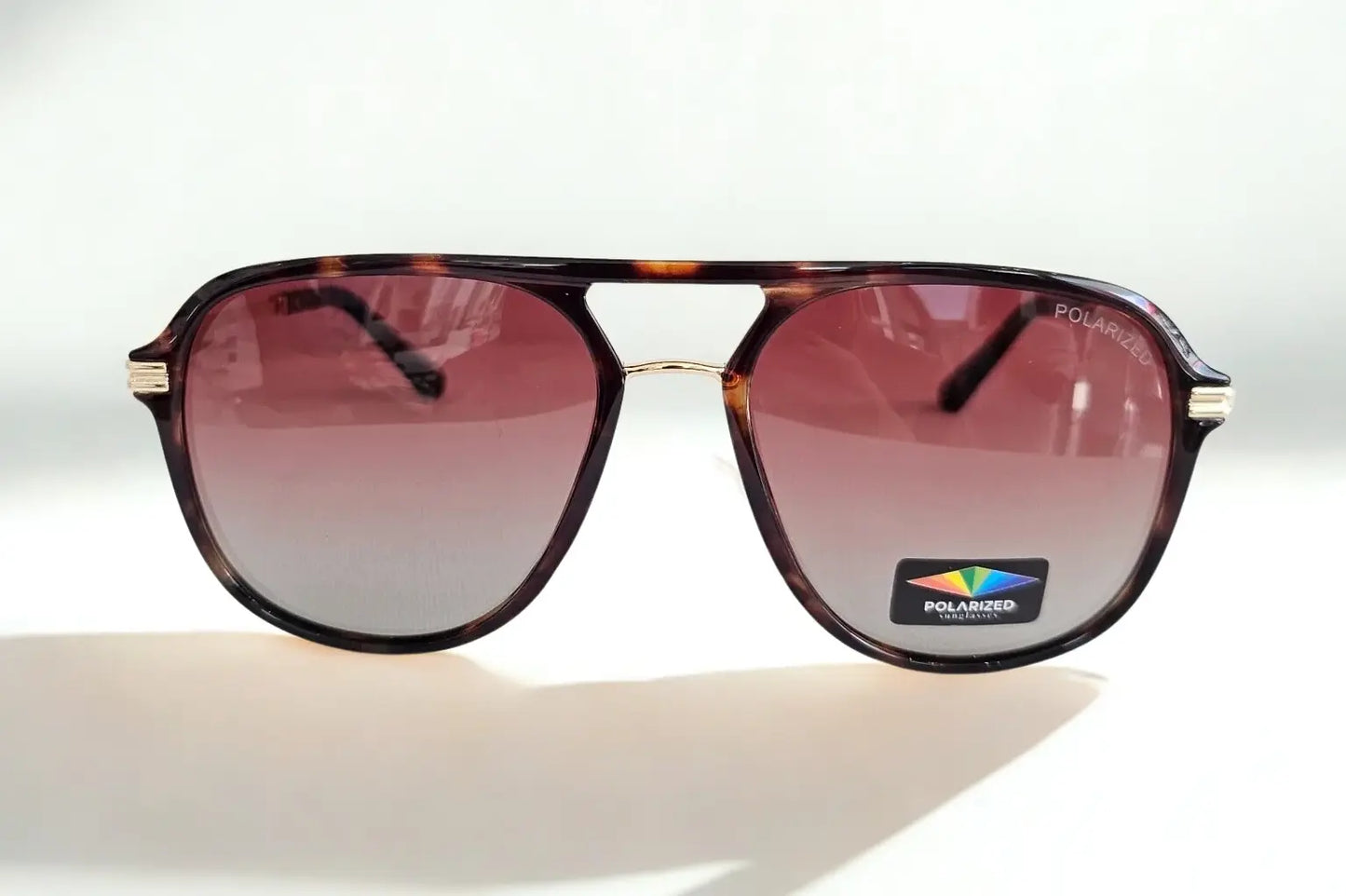 Giuliana Sunglasses - Aviator Urban: Eleganza Intramontabile Incontra lo Stile Urbano