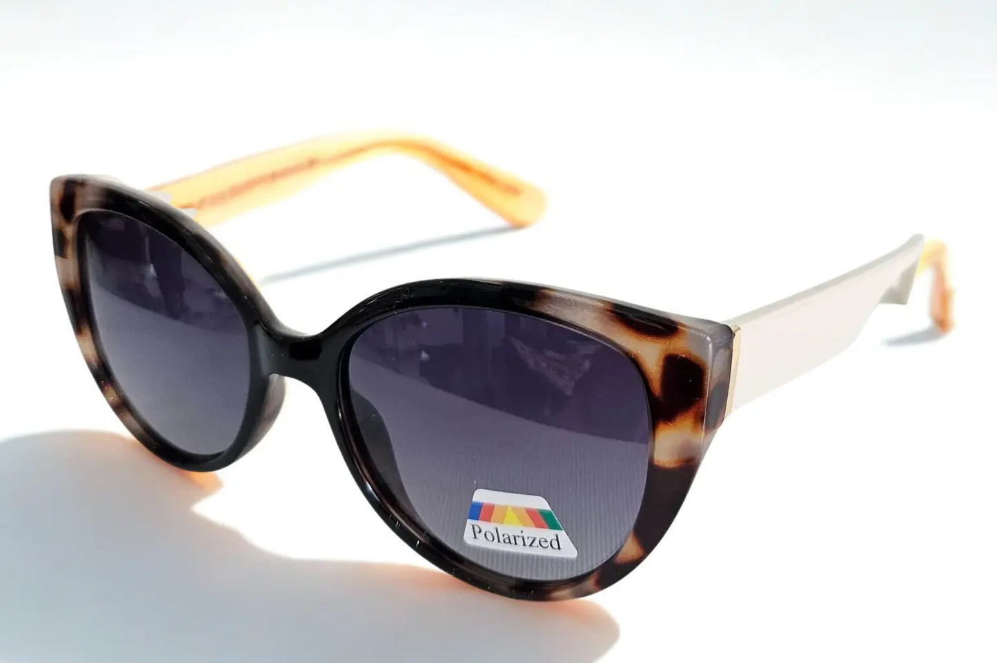 Giuliana Sunglasses - DolceVita: L'Incanto della Femminilità e l'Eleganza Senza Tempo