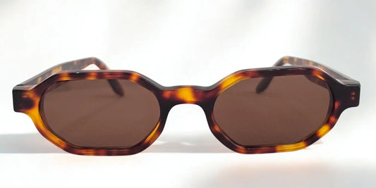 Giuliana Sunglasses Napoli Oro: Audacia Geometrica e Spirito Partenopeo Made in Italy