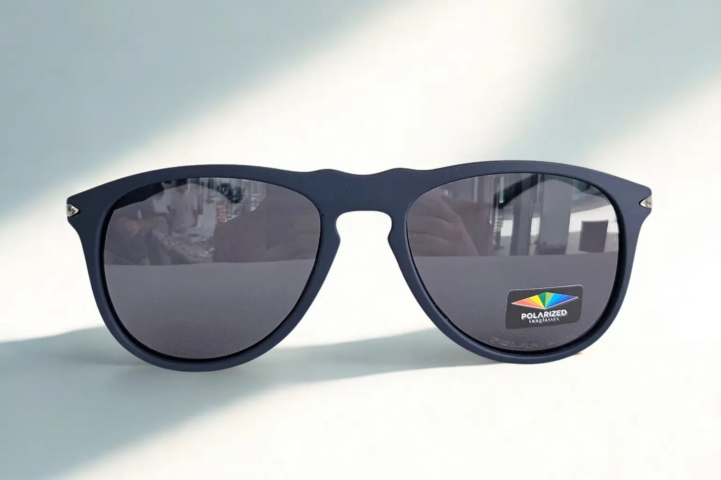 Giuliana Sunglasses - Skyline: L'Orizzonte dello Stile Urbano e Avventuroso