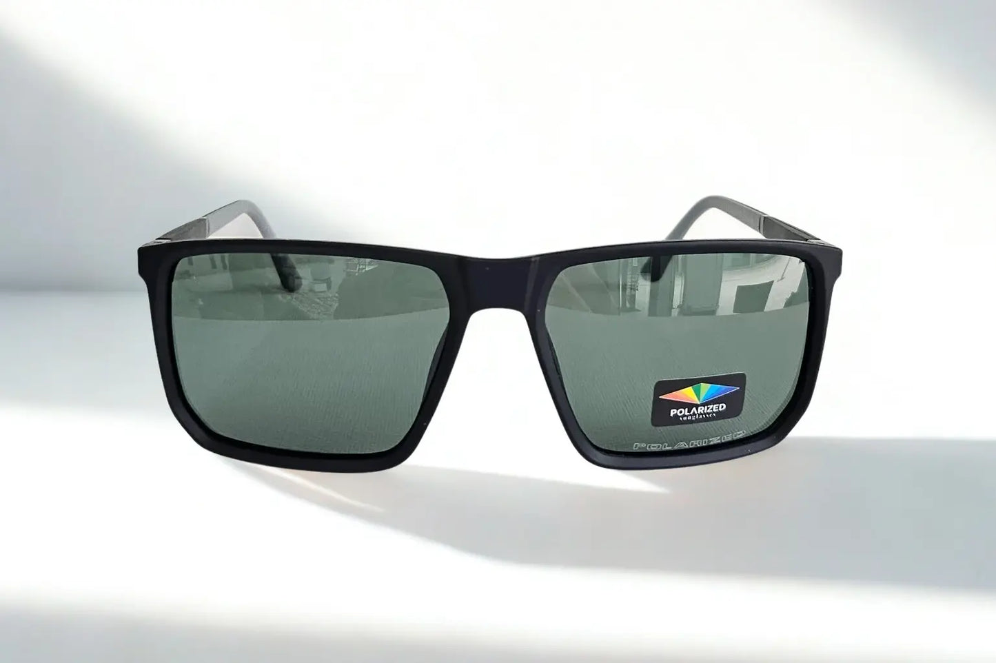 Giuliana Sunglasses - Strada: Carattere, Stile Urbano e Determinazione