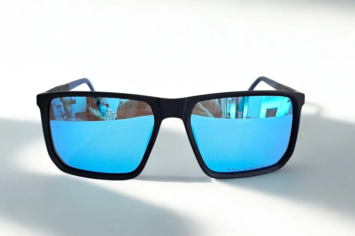 Giuliana Sunglasses - Strada: Carattere, Stile Urbano e Determinazione